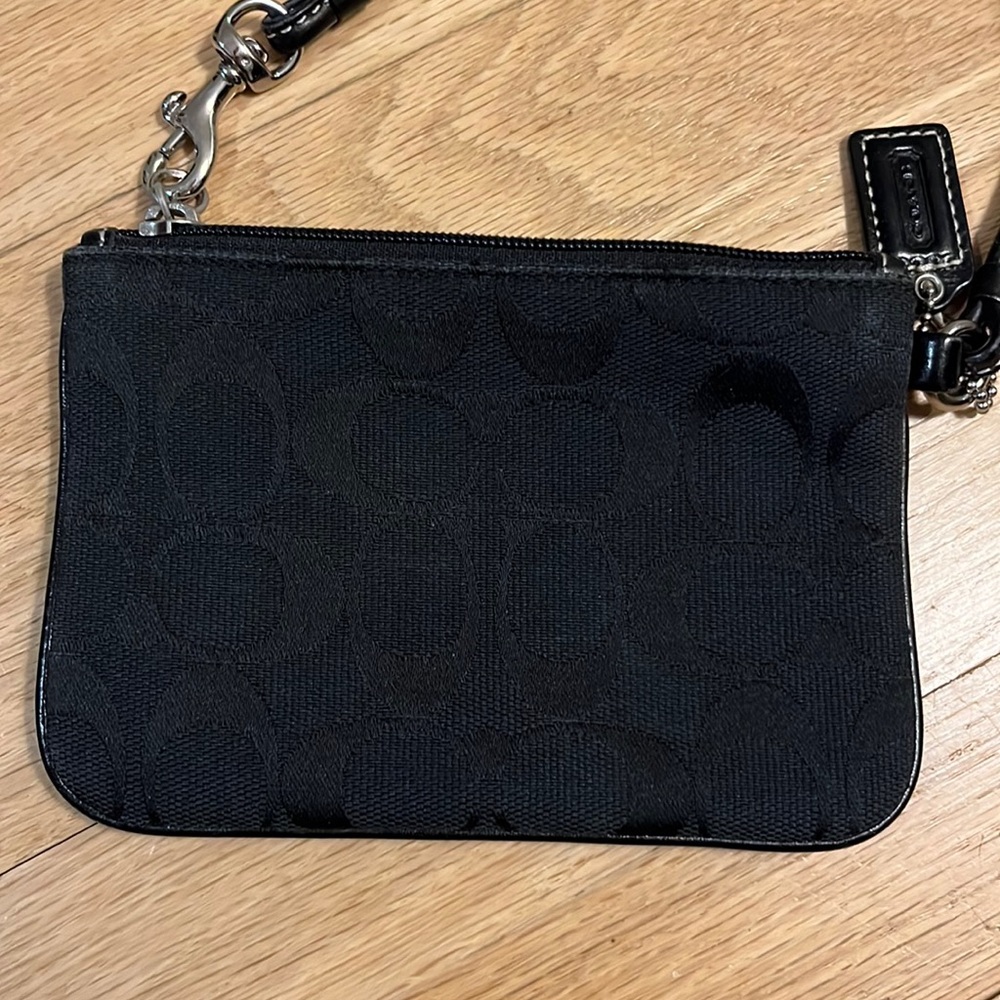 Coach wristlet - Picture 4 of 5